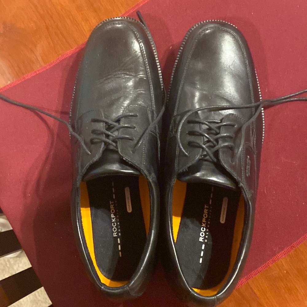 Rockport sz 11 XW leather-look casual shoes NEAR NEW